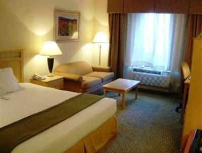 фото отеля Holiday Inn Express Hotel & Suites Raleigh North - Wake Forest