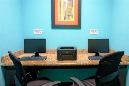 фото отеля Holiday Inn Express Hotel & Suites Ft. Lauderdale Airport Cruise
