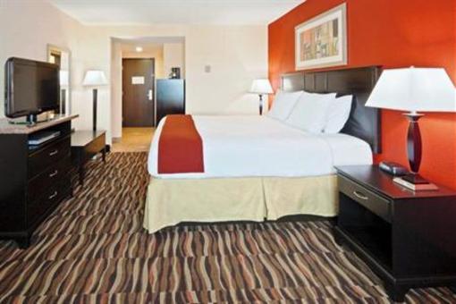 фото отеля Holiday Inn Express Hotel & Suites Ft. Lauderdale Airport Cruise
