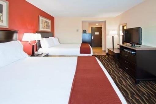 фото отеля Holiday Inn Express Hotel & Suites Ft. Lauderdale Airport Cruise