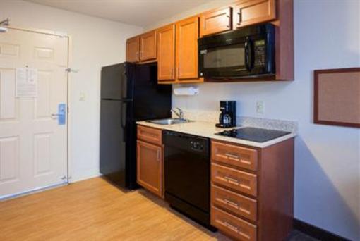 фото отеля Candlewood Suites Milwaukee Airport Oak Creek