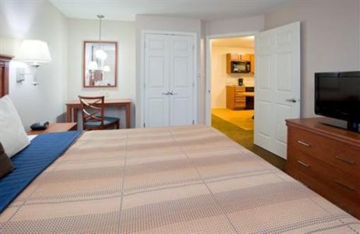 фото отеля Candlewood Suites Milwaukee Airport Oak Creek