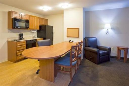 фото отеля Candlewood Suites Milwaukee Airport Oak Creek