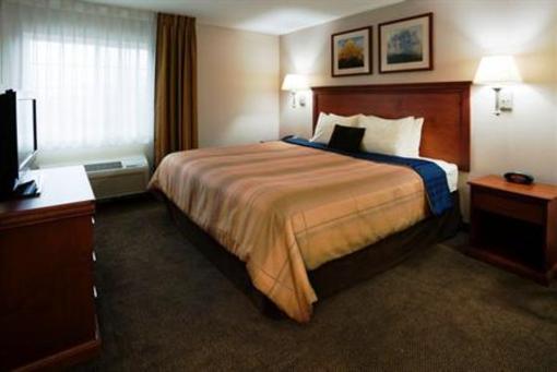 фото отеля Candlewood Suites Milwaukee Airport Oak Creek