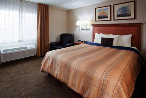фото отеля Candlewood Suites Milwaukee Airport Oak Creek