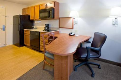 фото отеля Candlewood Suites Milwaukee Airport Oak Creek