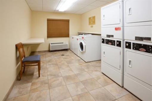 фото отеля Candlewood Suites Milwaukee Airport Oak Creek