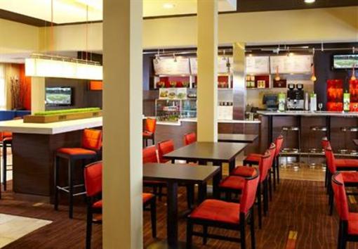 фото отеля Courtyard by Marriott Bettendorf Quad Cities