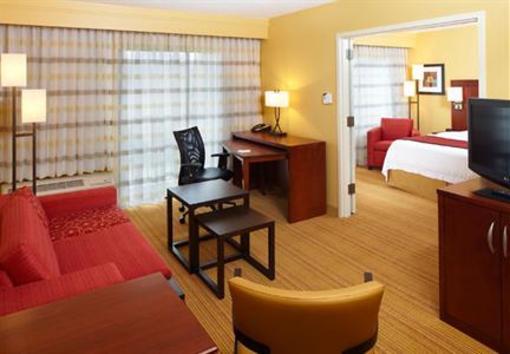 фото отеля Courtyard by Marriott Bettendorf Quad Cities