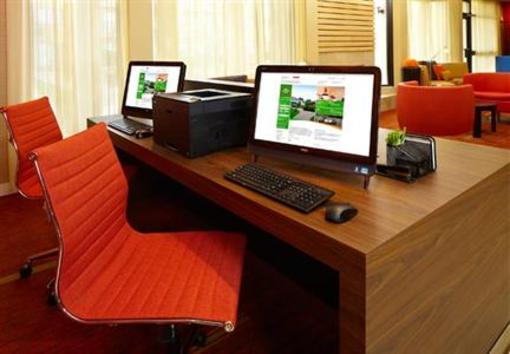 фото отеля Courtyard by Marriott Bettendorf Quad Cities