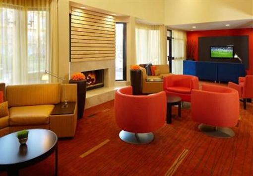 фото отеля Courtyard by Marriott Bettendorf Quad Cities