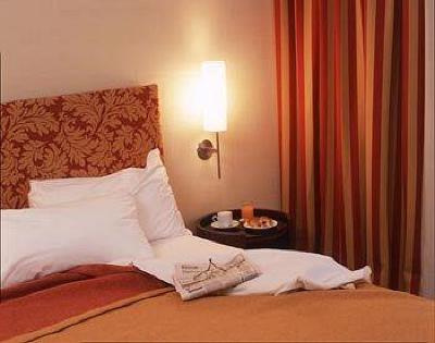 фото отеля NH City Hotel