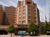 Hampton Inn & Suites Reagan National Airport