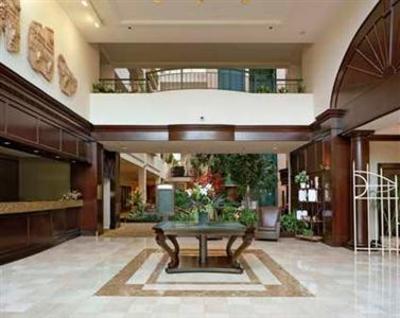 фото отеля Embassy Suites Boston Waltham