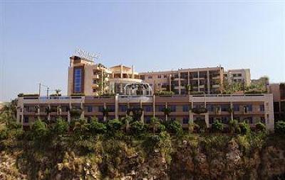 фото отеля Sun Hills Suites Hotel Maameltein