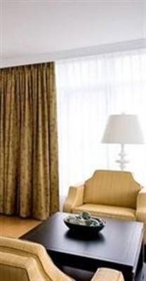 фото отеля L'Hermitage Hotel
