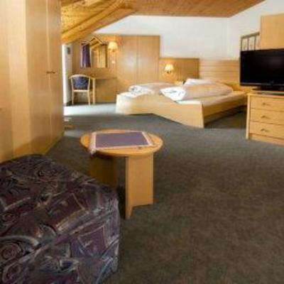 фото отеля Hotel Goldenes Roessl