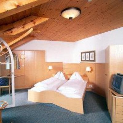 фото отеля Hotel Goldenes Roessl
