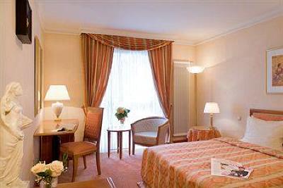 фото отеля Victor's Residenz-Hotel Schloss Berg