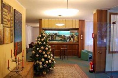 фото отеля Hotel Rezia Chiesa in Valmalenco