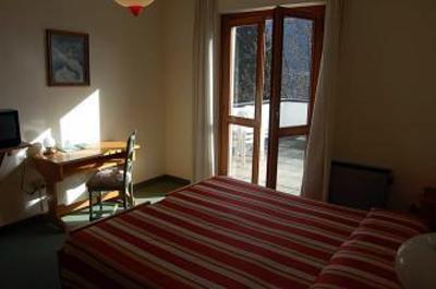 фото отеля Hotel Rezia Chiesa in Valmalenco