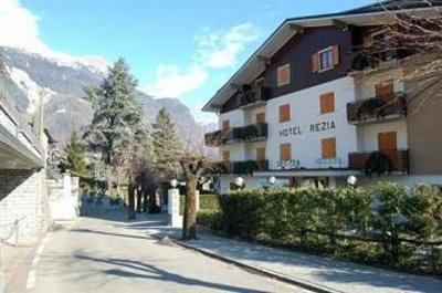 фото отеля Hotel Rezia Chiesa in Valmalenco