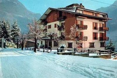 фото отеля Hotel Rezia Chiesa in Valmalenco