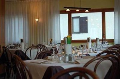 фото отеля Hotel Rezia Chiesa in Valmalenco