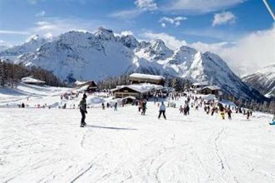 фото отеля Hotel Rezia Chiesa in Valmalenco