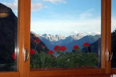 фото отеля Hotel Rezia Chiesa in Valmalenco