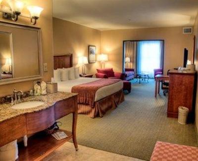 фото отеля BEST WESTERN Swiss Chalet Hotel & Suites