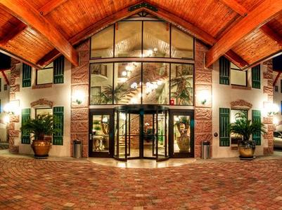 фото отеля BEST WESTERN Swiss Chalet Hotel & Suites