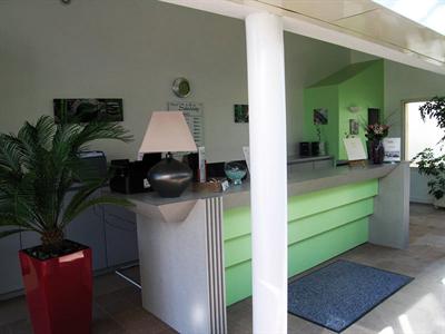 фото отеля Hotel L'ile Du Saussay Itteville