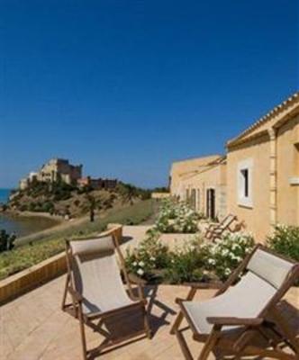 фото отеля Falconara Charming House & Resort Butera