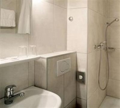 фото отеля Bon-Port Hotel