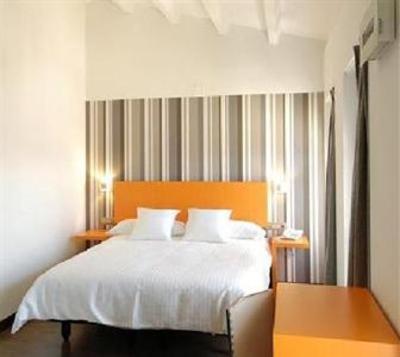 фото отеля Cienbalcones Hotel