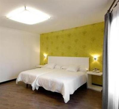 фото отеля Cienbalcones Hotel