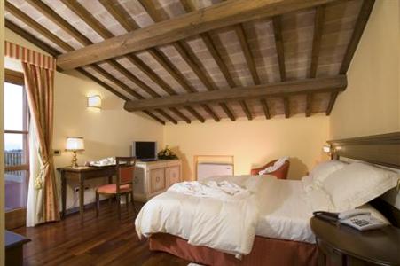 фото отеля Relais Borgo Brufa Hotel Torgiano