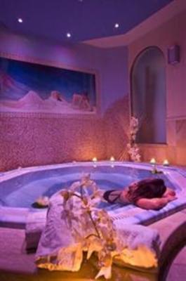 фото отеля Relais Borgo Brufa Hotel Torgiano