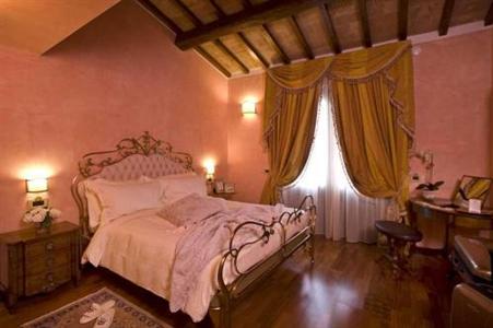фото отеля Relais Borgo Brufa Hotel Torgiano