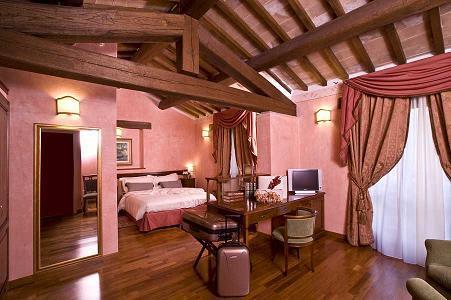 фото отеля Relais Borgo Brufa Hotel Torgiano