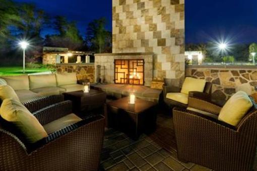 фото отеля Hotel Indigo Riverhead