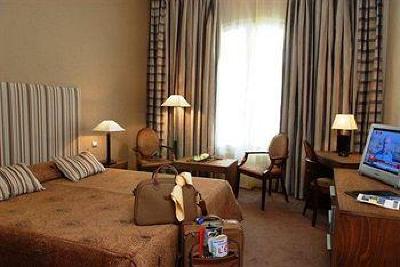 фото отеля Hotel Embassy Cannes