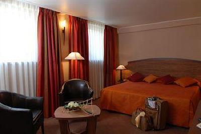 фото отеля Hotel Embassy Cannes