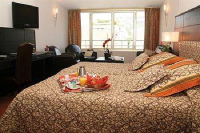 фото отеля Hotel Embassy Cannes