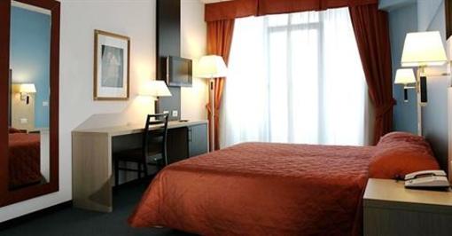 фото отеля Tuscany Inn Hotel