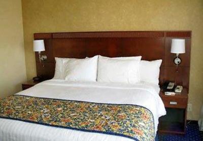 фото отеля Courtyard by Marriott Kingston