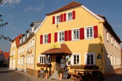 фото отеля Landhotel & Weingasthof Schwarzer Adler
