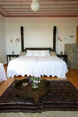 фото отеля Papanikola Guesthouse