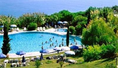 фото отеля Sunrise Village Beach Hotel